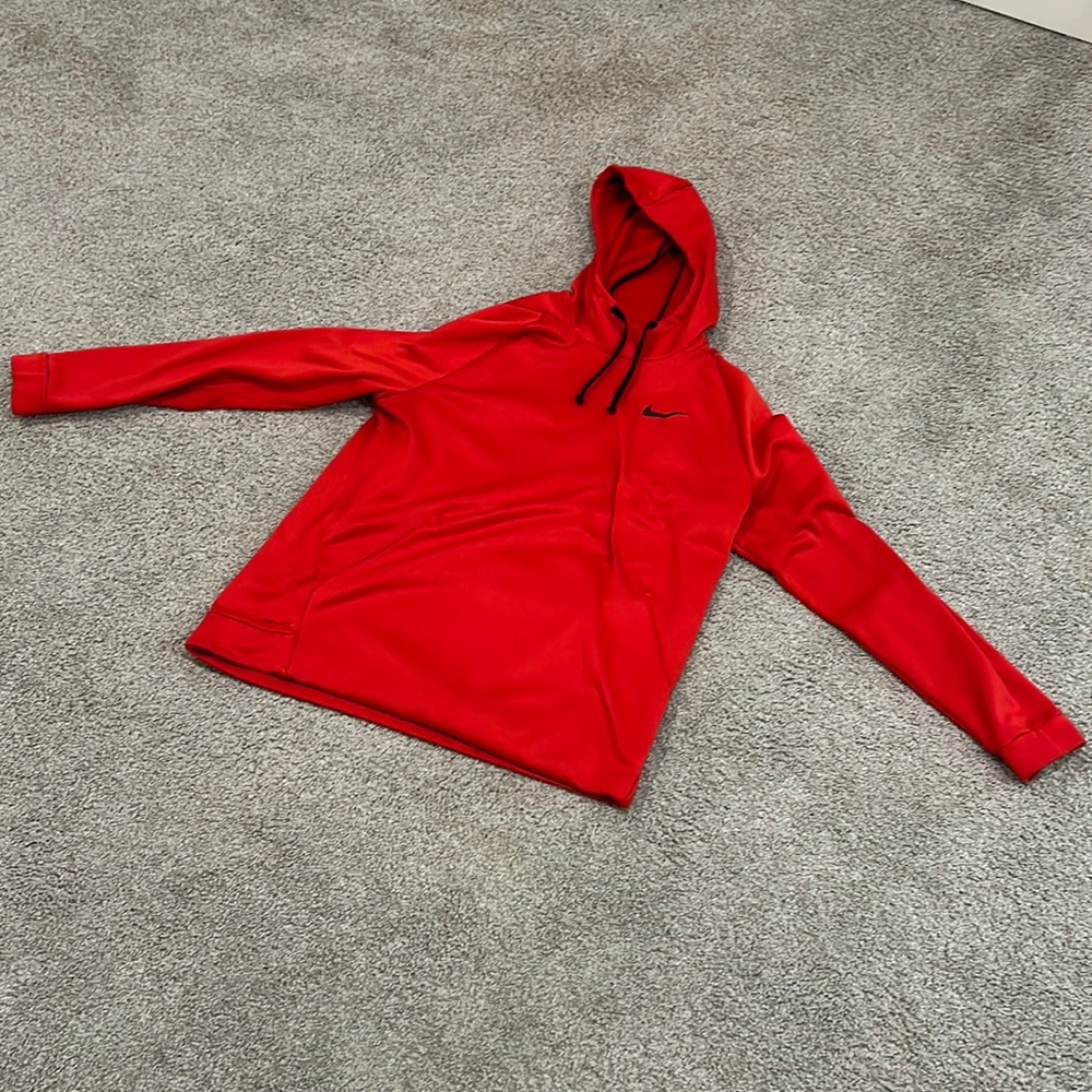 Men’s Nike thermal dri- fit red pullover hoodie
